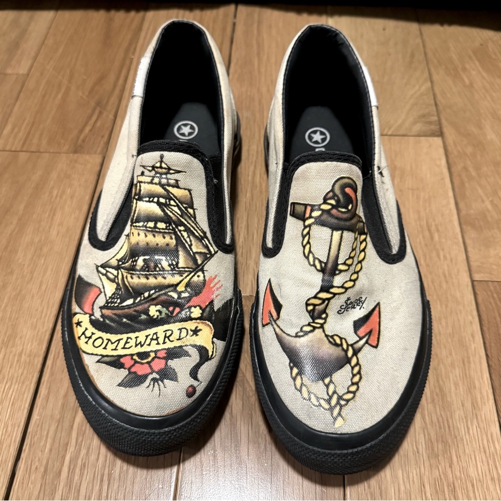 Converse slip ons.